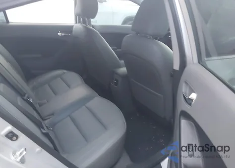 2018 Kia Forte Ex z USA, uszkodzony, nr VIN 3KPFL4A88JE225370